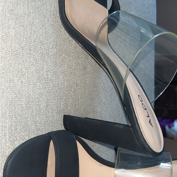 Also heels size 8US - Picture 2 of 3